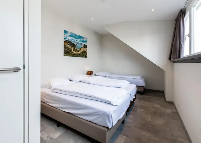 Group Accommodation 123